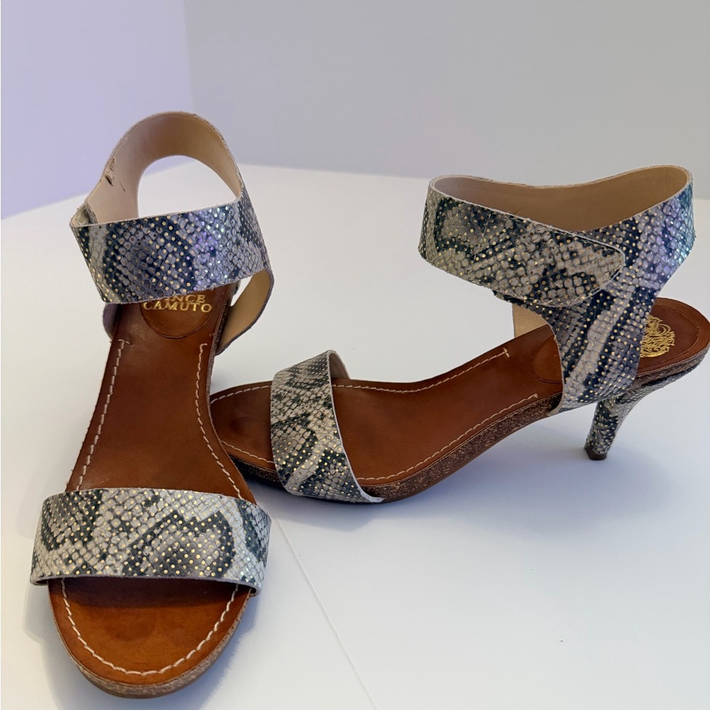 Vince Camuto Metallic Snakeskin Pattern Heels Size 8 1/2